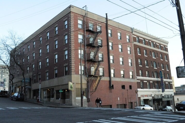Self-Guided Seattle Scavenger Hunt: Plunging Seattle’s Depths