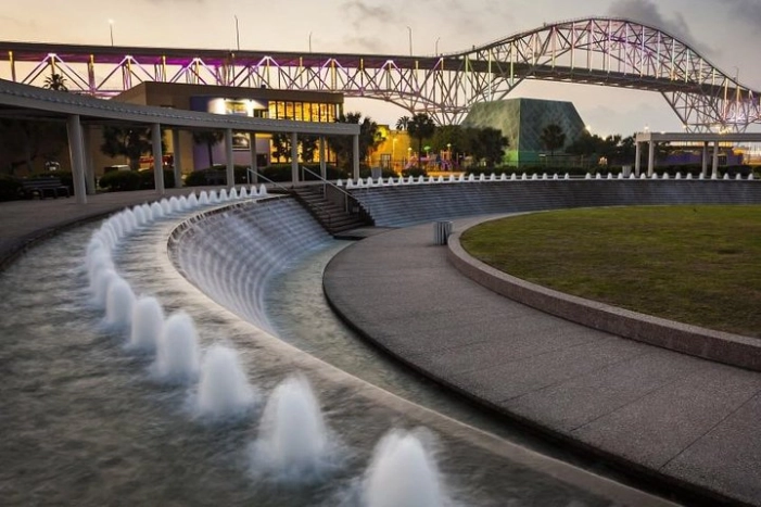 Self Guided Scavenger Hunt: Sparkling City by the Sea