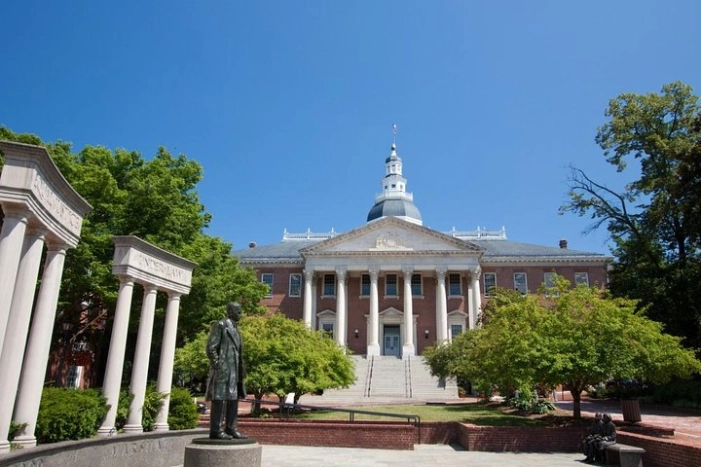 Self-Guided Scavenger Hunt: Annapolis Red Bricks & Blue Views