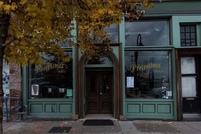 Self-Guided Bar Hunt: Swell Times in Scruffy City
