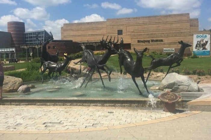 Indianapolis Scavenger Hunt: Connecting America