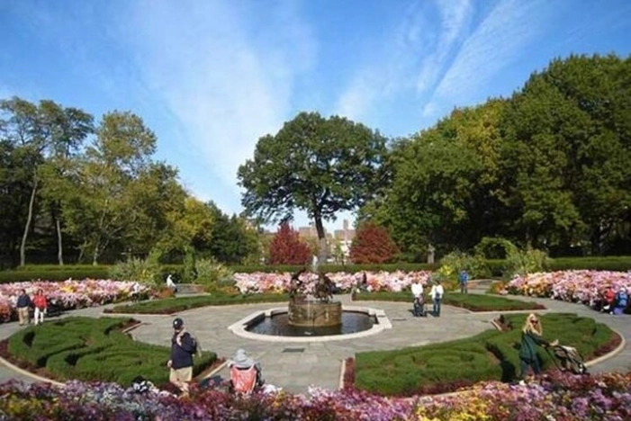 New York City Central Park Walking Tour with a Guide 