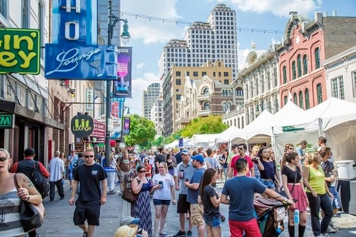 Austin's Must See Sights Guided Private Walking Tour