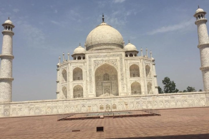  Taj Mahal City Tour by car or train from Jaipur