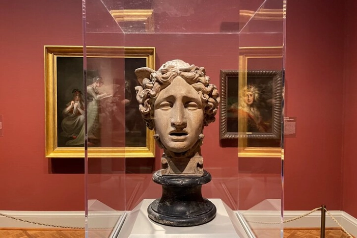 #1 Art Institute of Chicago Skip-the-Line Exclusive Guided Tour 