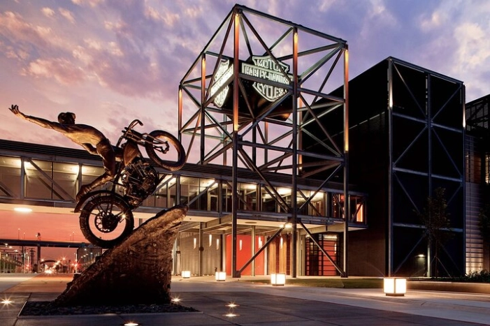 Chicago to Milwaukee:Day Trip with Brewery Tour & City Highlights