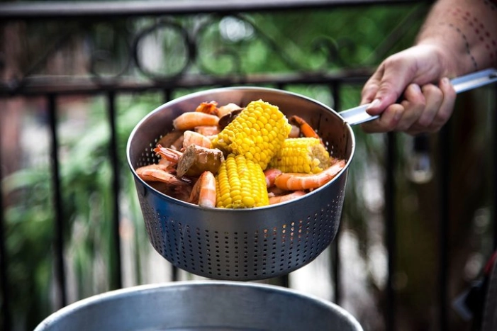 French Quarter Shrimp Boil & Live Music