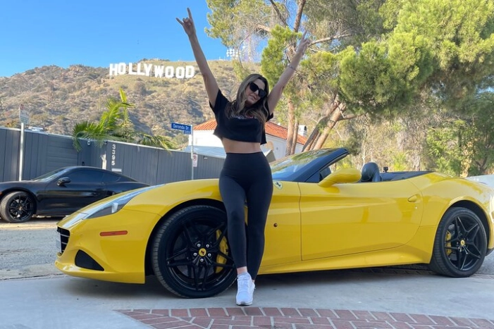 Ferrari "California T" Private Tour to Hollywood Sign View Point