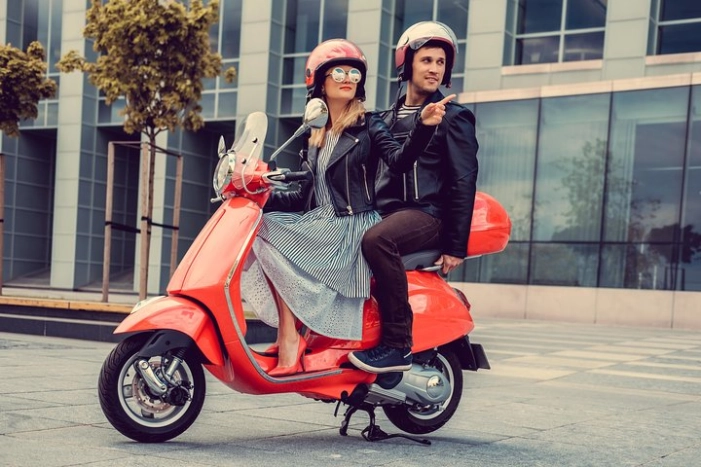Scooter Rental for 4 Hours plus 1 Hour Free and 2 Passengers Retro "Lucky" 49cc 