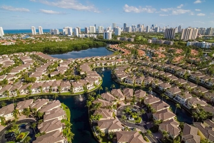Sun-Kissed Wonders: A Sunny Isles Beach Exploration
