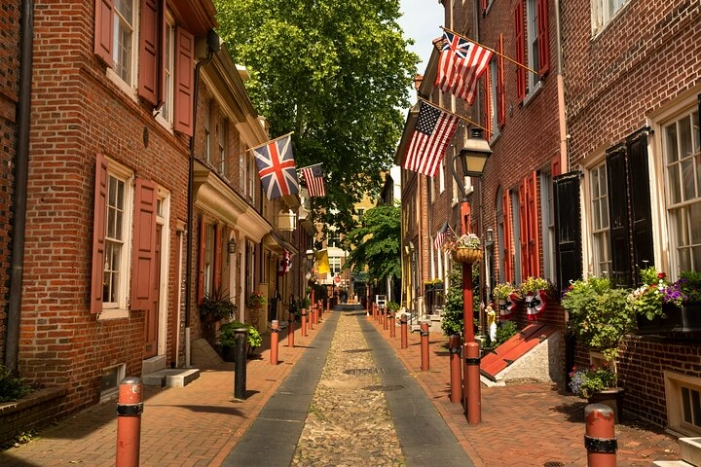 Charmed by Charleston: A Love Story Stroll