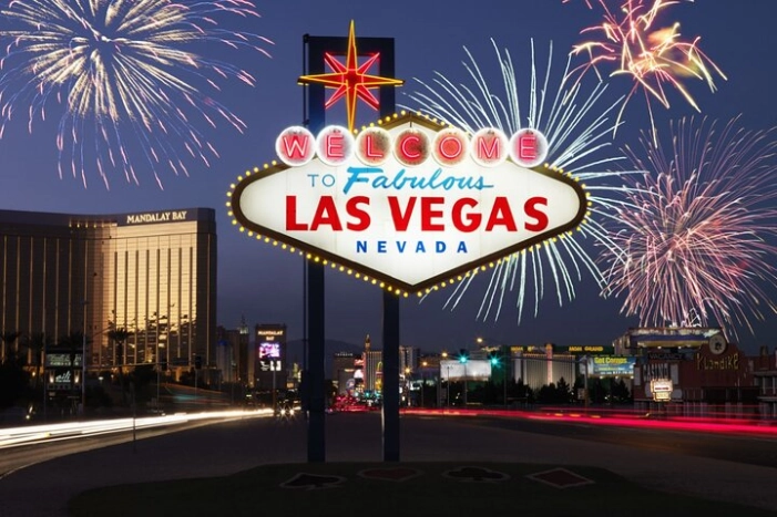Winter Wonders of Vegas: A Festive Stroll