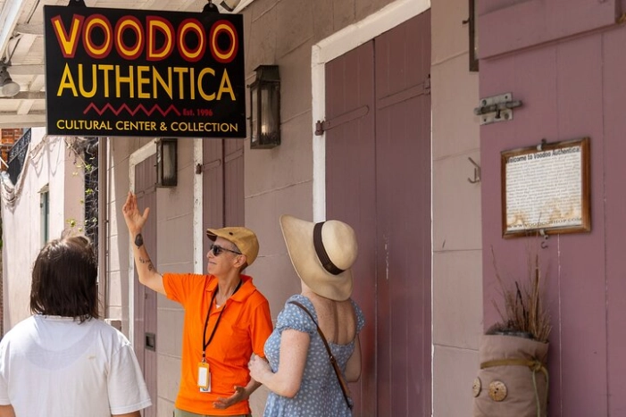 Unveiling Voodoo Walking Tour (with Entrance into Voodoo Temple)