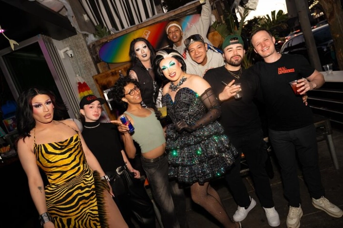Drag Bar Crawl with Drink in Los Angeles 