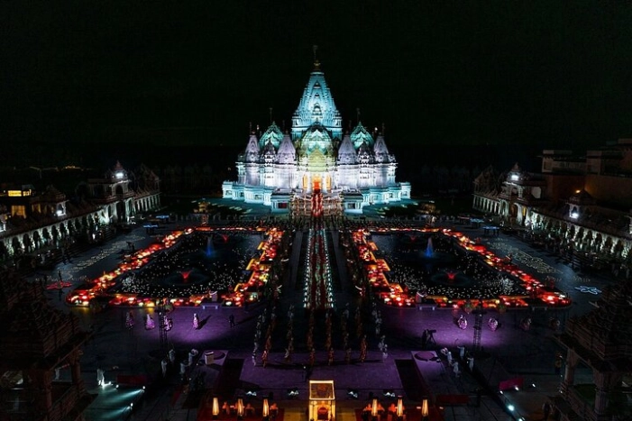 Daily Round Trip Bus Tour from Manhattan NY to Akshardham