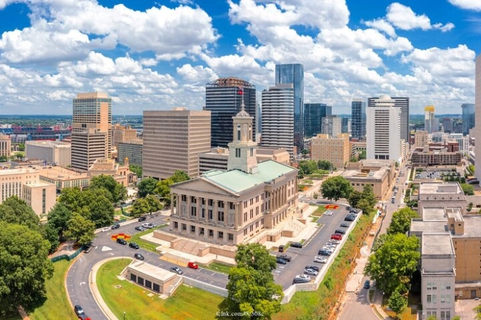 Private Nashville Walking Tour with Johnny Cash Museum Admission