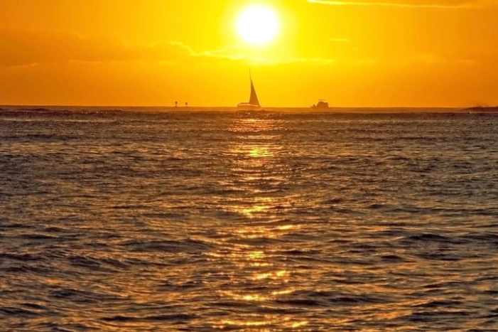 Waikiki Sunset Cocktail Cruise Including Drinks and Appetizers
