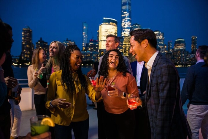 NYC Sip 'N Groove Cruise with DJ