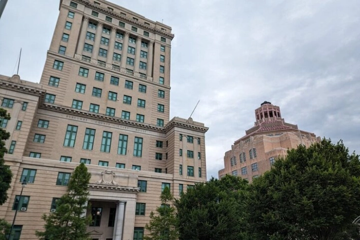 Asheville Scavenger Hunt Walking Tour and Game