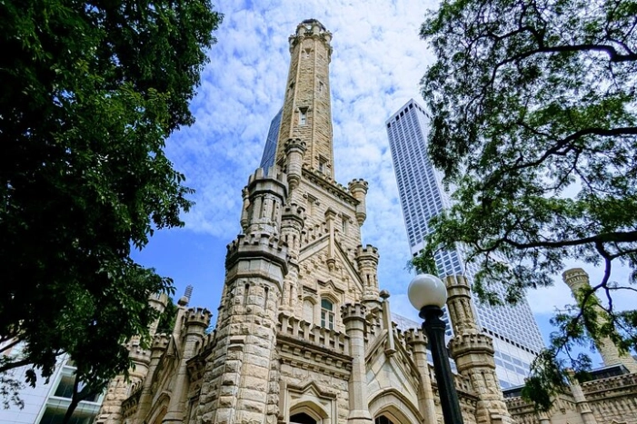 Chicago Magnificent Mile Scavenger Hunt Walking Tour and Game