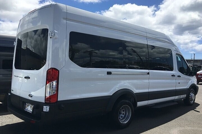 Honolulu Airport & Ko Olina Hotels Private Transfer by Passenger Van(14 ppl)