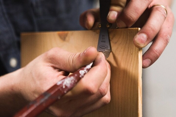 Craft an Oak Side Table