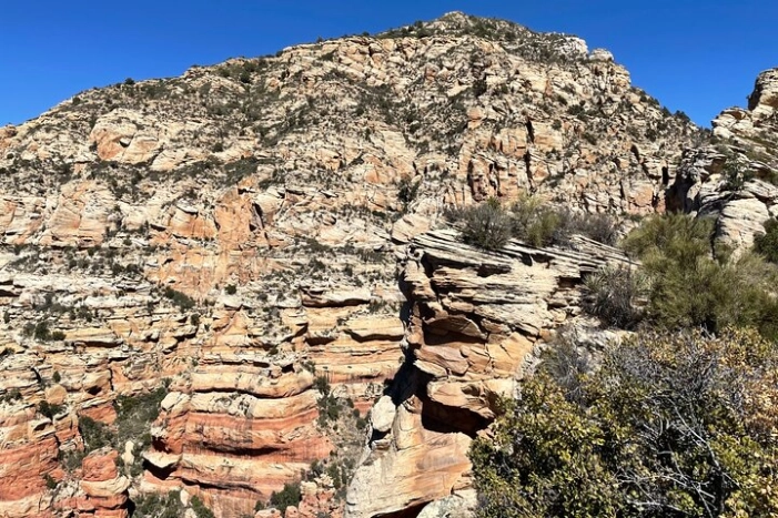 Hike and Heal Couples Relationship in Sedona Healing Red Rocks