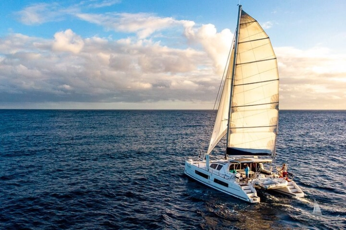 3 Hour Luxury Private Sailing Catamaran for 7-12 People