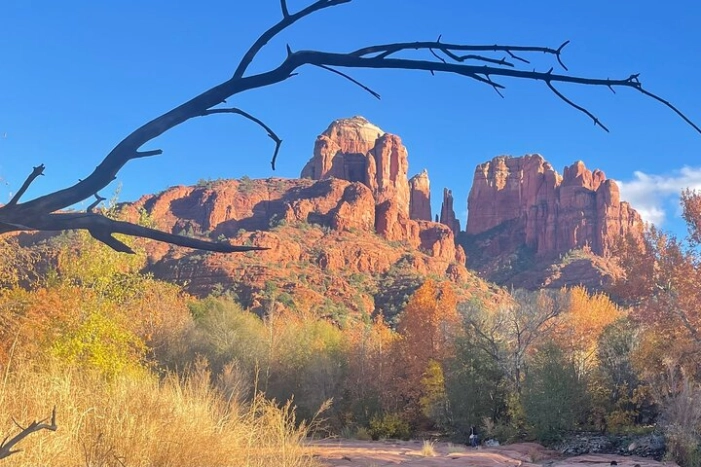 Tour Red Red Rock Loop, Swimming, Light Hike, History Tour