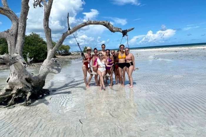 38' Private Boat Charter Rental to Bradenton with Captain