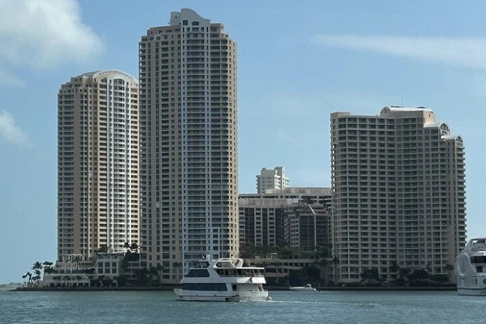 Miami Skyline 75 Min Cruise Tour Biscayne Bay Millionaire Homes 