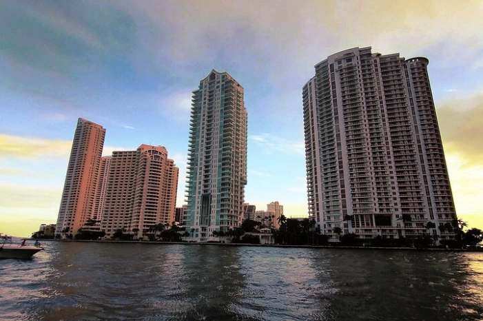 Miami: Skyline Sunset Cruise Biscayne Bay 