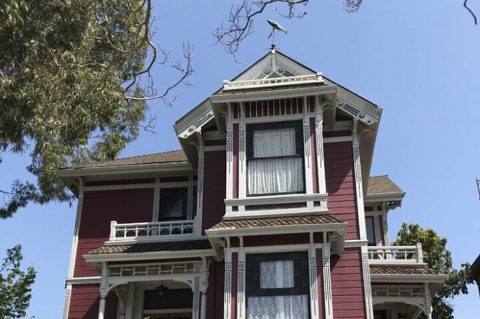 Half-Day Los Angeles Historic Districts Private Guided Tour 