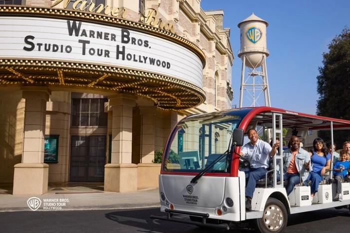 LA: Celebrity Homes & Warner Bros. Studio Hollywood Package