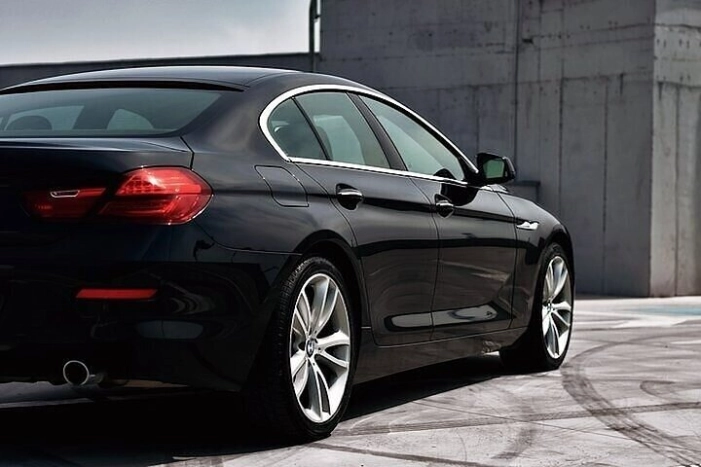 Private One-Way Airport Transfer from O'Hare Airport to Chicago