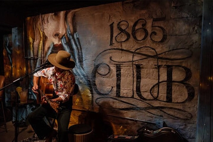 A Luxurious TWW Experience at 1865 Club