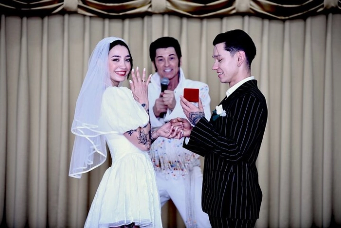 Elvis Chapel Wedding and Vow Renewal