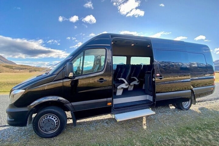 Private Transfer from Waikiki to Honolulu Airport HNL by Minibus