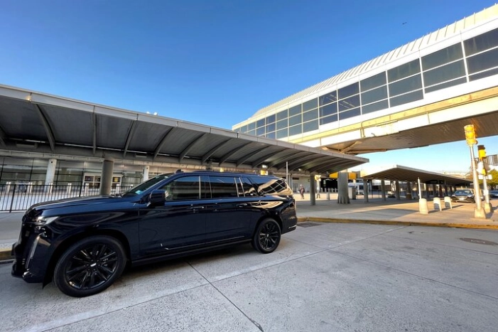 JFK Airport to New York City Transfer - Private Luxury SUV