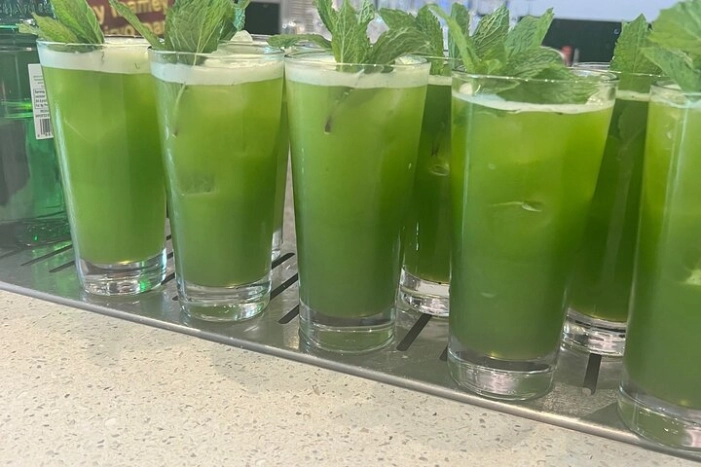 South Beach Cocktails & Bites Tour; Walking Tour Miami Beach