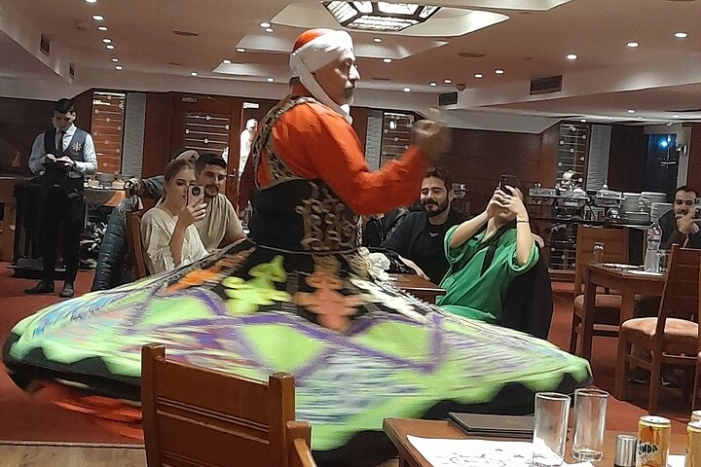 Cairo dinner cruise with folklore shows 