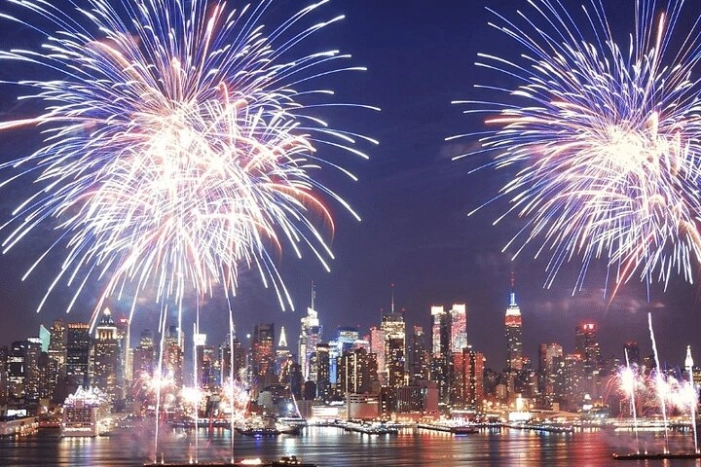 4th of July Fireworks Cruise with Open Bar, Buffet and Live Music