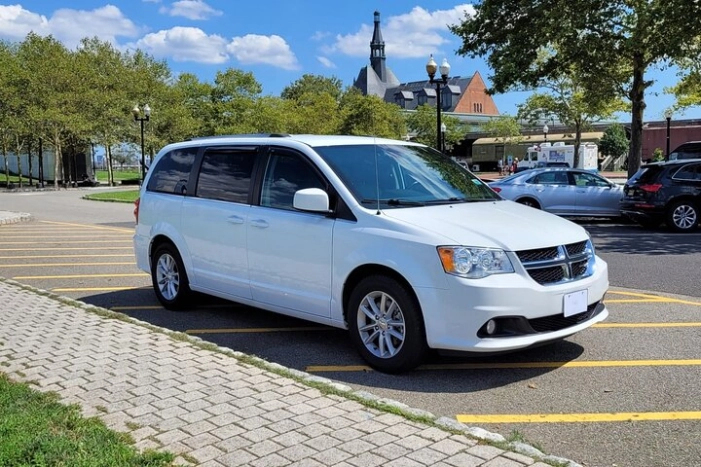 Times Square NYC to Newark International Airport Transfer Service