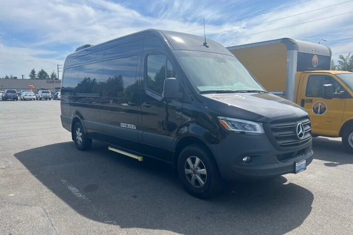 Premium Transfer From Seattle to SEATAC Airport(or Reverse Trip) 