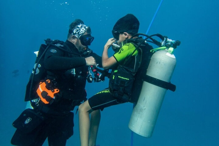 Discover Scuba Diving in Waikiki 