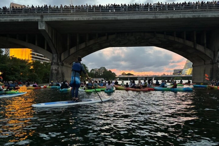 Congress Avenue Bat Bridge Paddleboard Tour