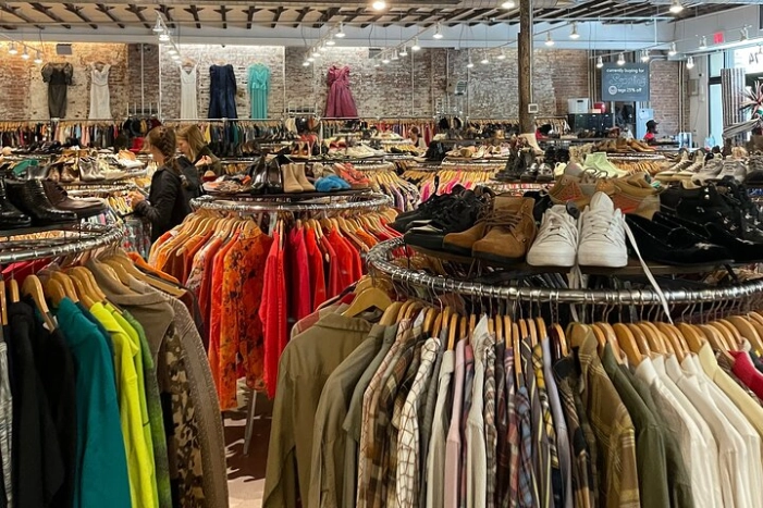 Vintage + Secondhand Shopping Tour through Brooklyn, NYC