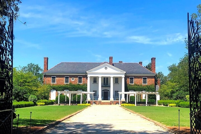 Boone Hall Plantation Day Tour with Transportation