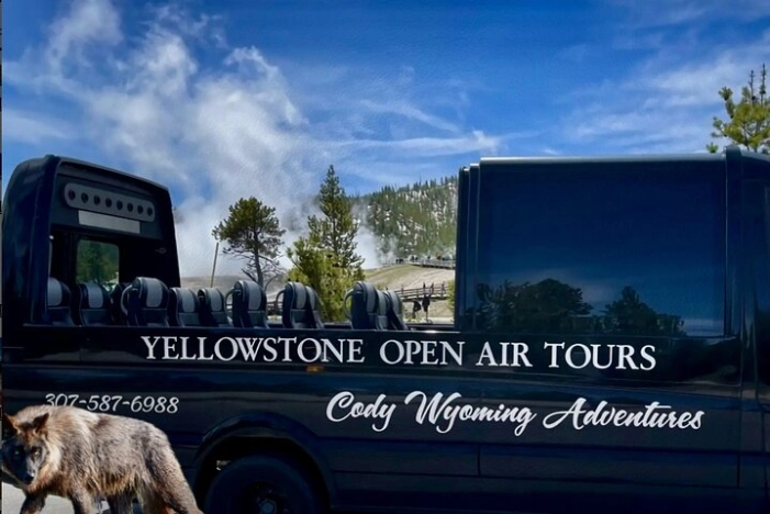 Yellowstone Open Air Tour GLASS TOP/CONVERTIBLE PU@Fishing Bridge
