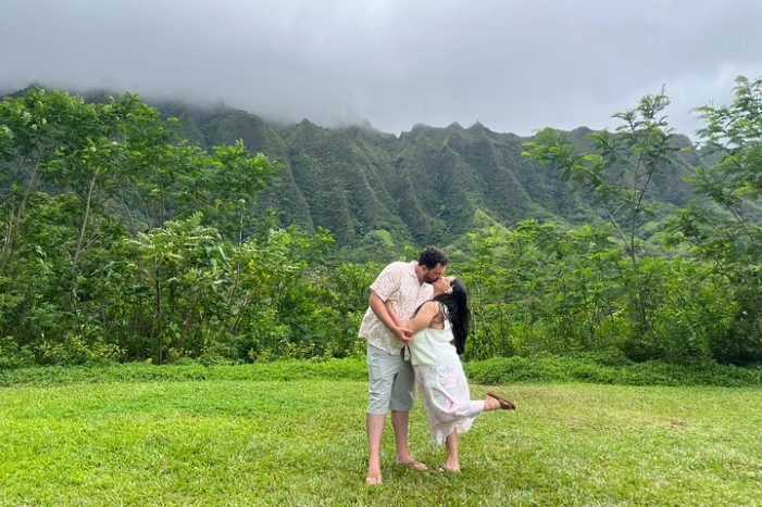 Oahu Waterfall Hike-Garden-Beach Road Trip, Waikiki to Lanikai 